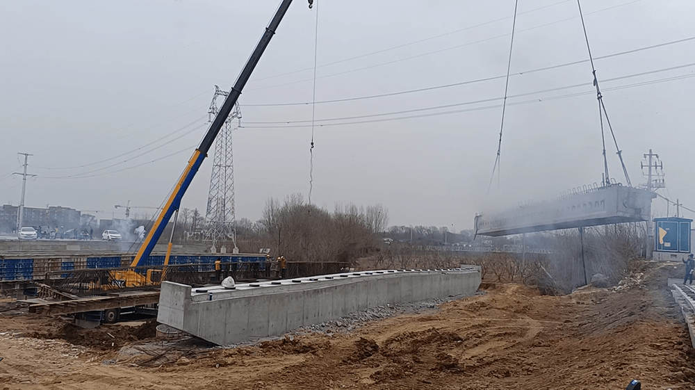 最新進(jìn)展！天佑大道南延工程大橋開(kāi)始架梁了！